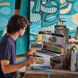 HP Envy 17-da0709nz HP Envy, Renew, Intel Ultra 7 265T, 16 GB DDR5, 1TB SSD, 17.3" FHD 1920x1080 Touchscreen, Arc GPU, 8 Xe-Cores, Win11 Home, Silber, 1 Jahr Bring‑In Garantie